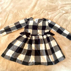 Carter’s 18M Christmas dress 🖤🤍🎅🏼